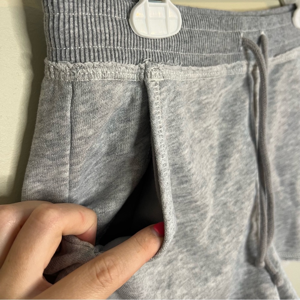 ABERCROMBIE Gray Sweat Shorts Emblem Drawstring XS - Picture 5 of 5